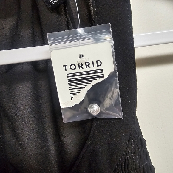 Torrid Chiffon Black Flowy Tank Blouse Keyhole Back with Button Collar - Picture 6 of 7